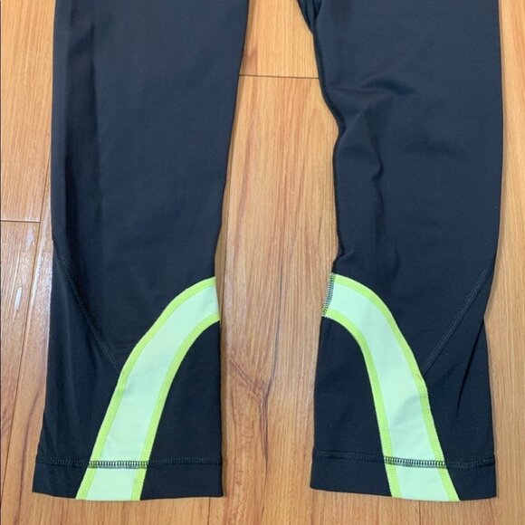 Lululemon Run: Inspire Crop II Black & Green - Picture 10 of 16